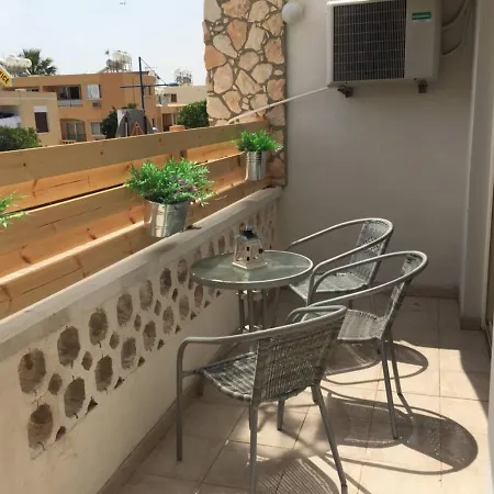 Unique Modern 2 Bedroom Aparment *